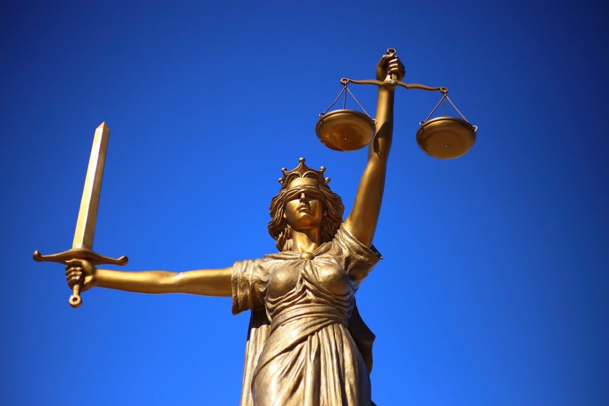 W czym umie nam pomóc radca prawny? W jakich rozprawach i w jakich sferach prawa wesprze nam radca prawny?